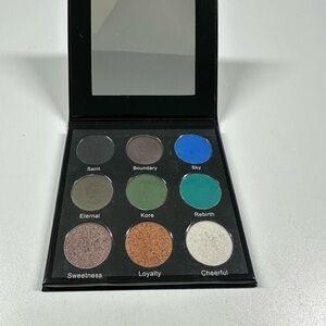 Eye Palette Because Cosmetics